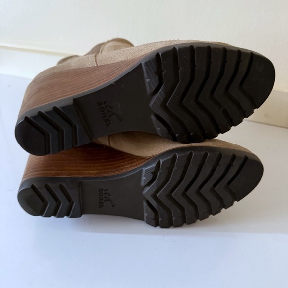 Sorel After Hours Chelsea Wedge Ankle Boots Tan Beige Suede Sz 7 - Picture 9 of 11